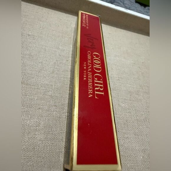 Carolina Herrera Very Good Girl Glam 10ml Eau de Parfum Roll-On - Picture 11 of 17